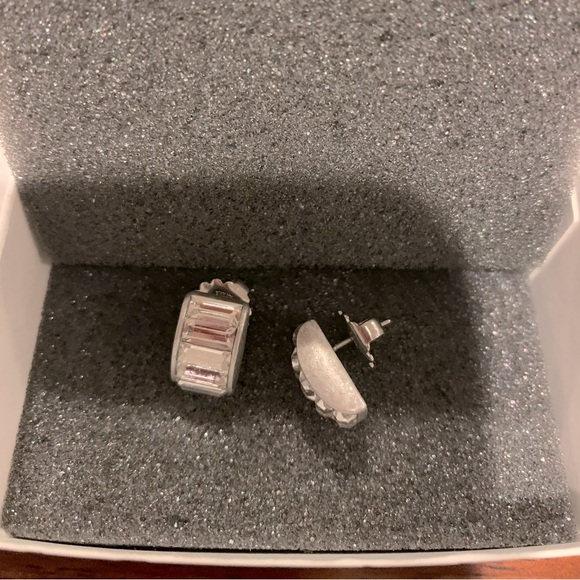 Silver color with cubic zirconia stone earrings - Picture 1 of 1